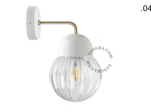wandlamp van porselein en glas
