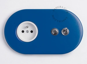 white outlet - type E