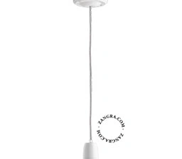 biała lampa wisząca z porcelany