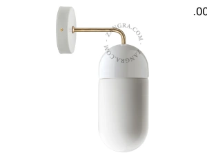wandlamp van porselein en glas