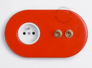 white outlet - type E
