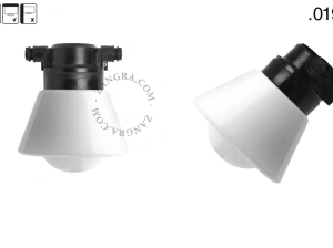 badrum svart vägglampa med glasskärm - IP54