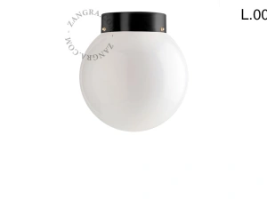 lampa z mosiądzu ze szklanym kloszem