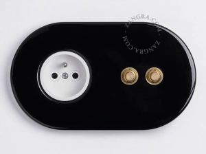 hvid stikkontakt - type E