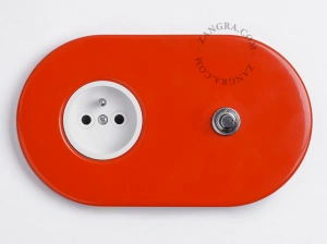 hvid stikkontakt - type E
