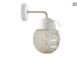 wandlamp van porselein en glas
