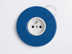 hvid stikkontakt - type E