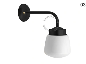 czarna mosiężna lampa ścienna do łazienki lub na zewnątrz - szklany klosz - IP43