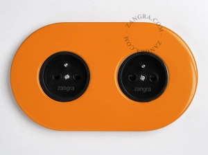 zwart stopcontact - type E