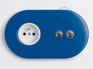 hvid stikkontakt - type E