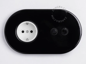 hvid stikkontakt - type F