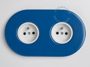 white outlet - type E