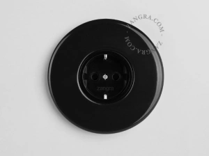zwart stopcontact - type F