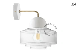 wandlamp van porselein en glas