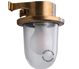 utomhusvägglampa i mässing