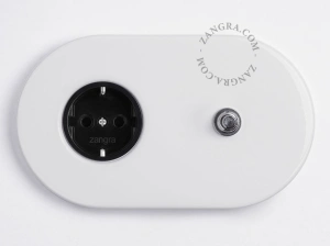 zwart stopcontact - type F