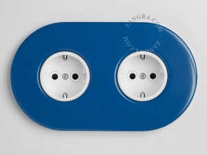 white outlet - type F