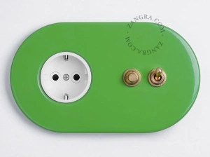 hvid stikkontakt - type F