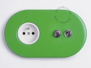 hvid stikkontakt - type E