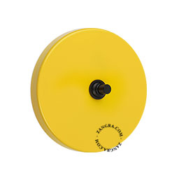 bouton-poussoir jaune rond et encastrable avec bouton noir