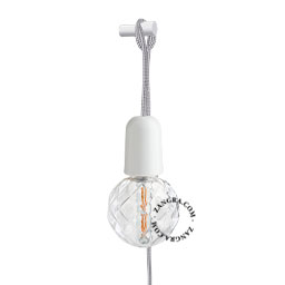 Lampe baladeuse en porcelaine blanche à suspendre avec fiche et prise.