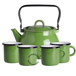 Tea set in green enamel