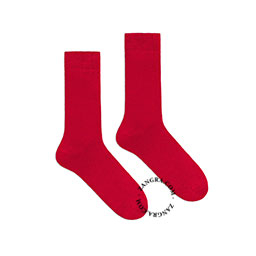 Rode katoenen sokken voor mannen en vrouwen.