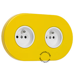 double prise electrique encastrable de couleur jaune