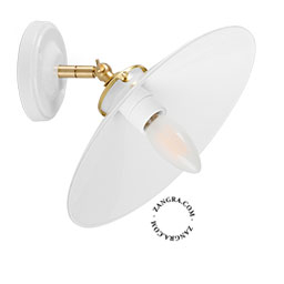 Wall light in white porcelain and opal glass.