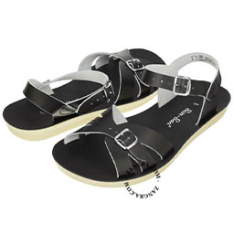 Zwarte lederen salt water sandals met zachte zool.