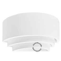 Paintable wall light in plaster.