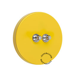 double bouton-poussoir jaune rond et encastrable avec boutons nickelés