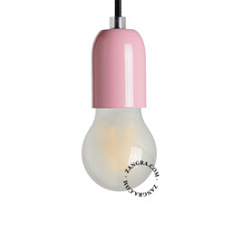 Pink lampholder in metal.