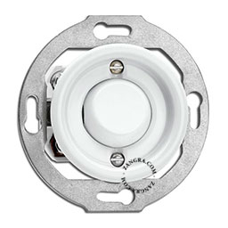 Interruttore bianco a levetta.