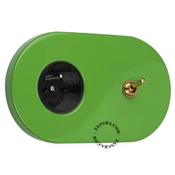 Prodotto presa ad incasso verde e interruttore deviatore o semplice con levetta in ottone Immagine