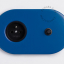 interrupteur bouton-poussoir et prise de courant encastrable bleue et noir