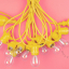 Guirlande lumineuse jaune.