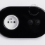 prise et interrupteur noire avec double bouton-poussoir en laiton noir - encastrable facilement