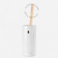 Porte-brosse de toilette en porcelaine blanche.