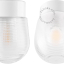 Lampe en porcelaine blanche avec abat-jour en verre.