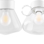 Lampe en porcelaine blanche avec abat-jour en verre.