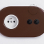 prise et interrupteur marron avec double bouton-poussoir en laiton noir - encastrable facilement