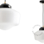 Zwarte hanglamp met textielsnoer.