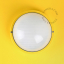 Lampe hublot jaune pour l'extérieur.