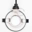 Czarna porcelanowa oprawa wpuszczana typu downlight.