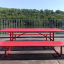 Table de jardin en acier.
