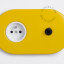 prise et interrupteur jaune avec levier en laiton noir