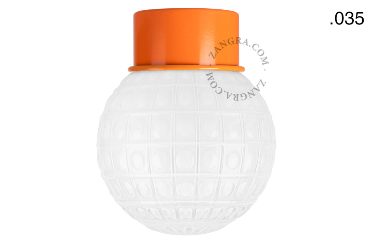 lampada arancione con paralume in vetro