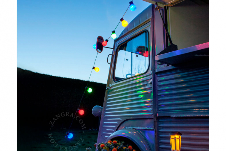 Multicolour solar-powered string light for outdoor use.