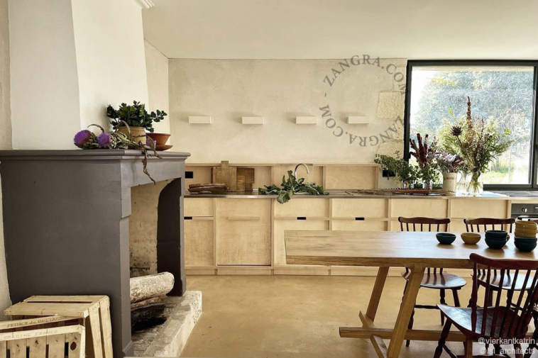 Applique da parete uplighter in gesso verniciabile.